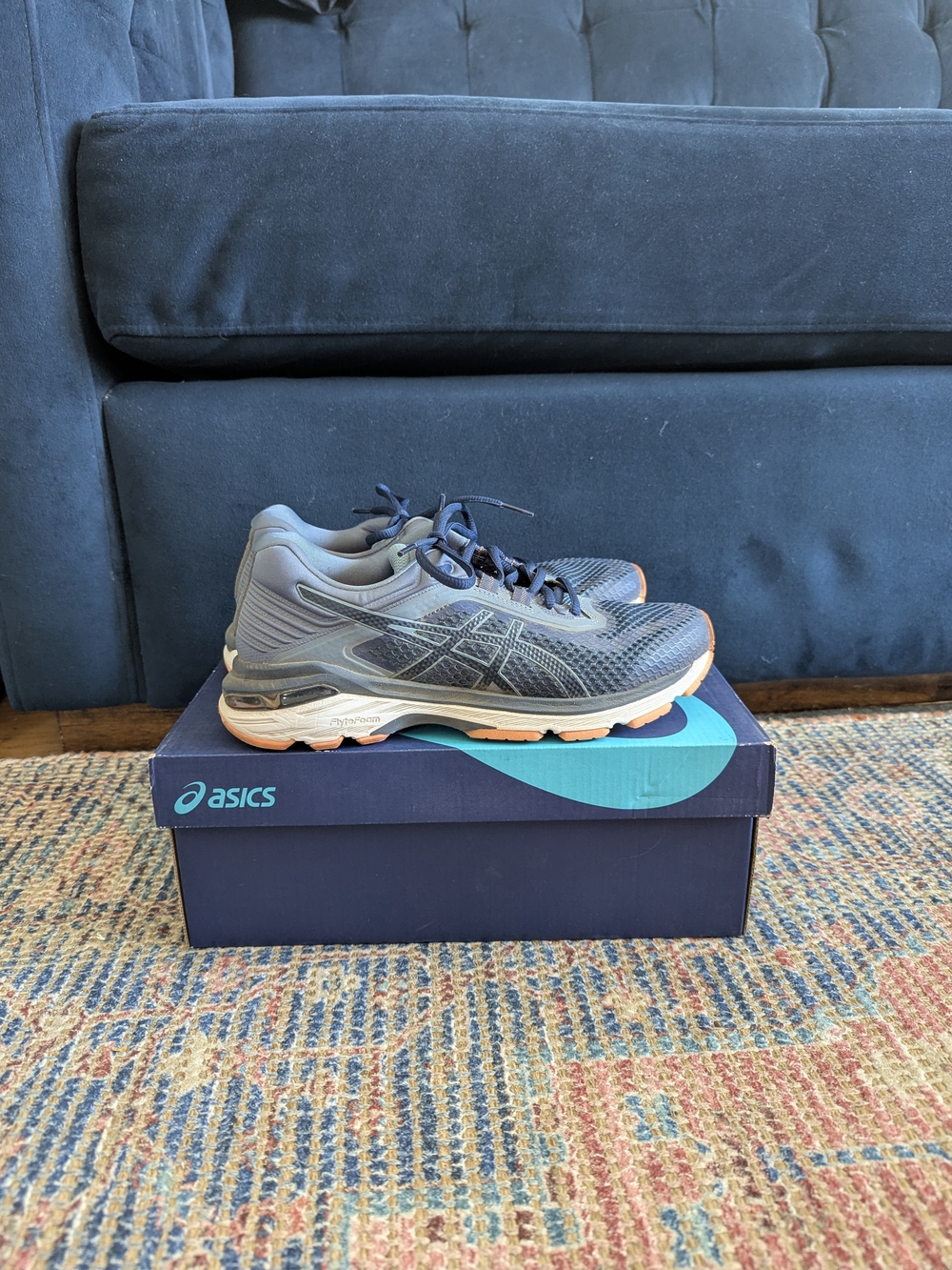 ASICS GT-2000 6 Women's Athletic Shoes US 8 Gray & Blue